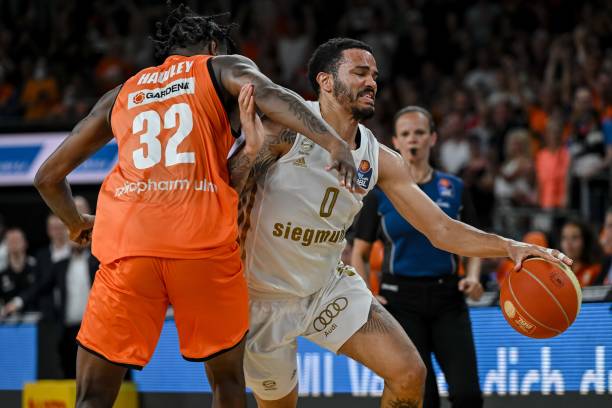 另一个却因 另一个却因